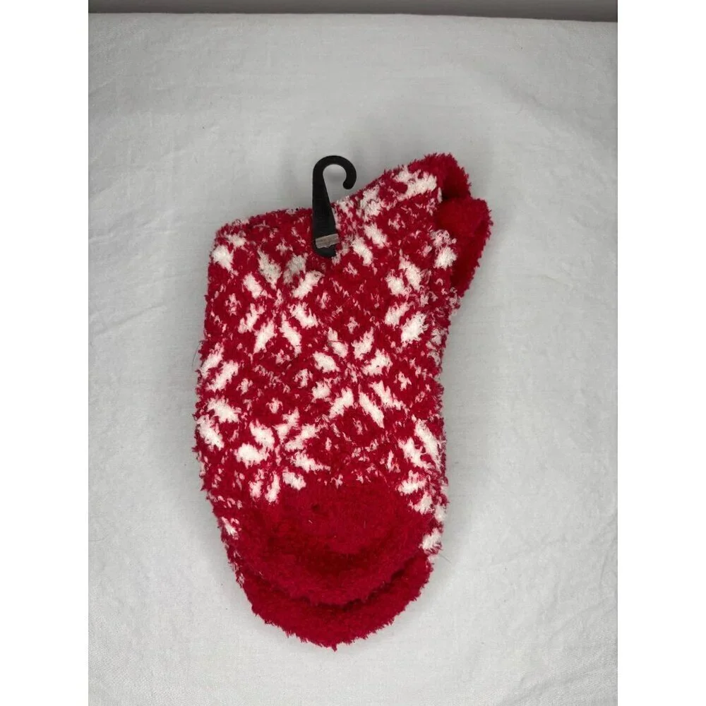 JCPENNEY NEW Socks Womens OSFM Red Snowflake Comfy Soft Winter Snuggly